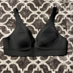 Athleta Essential Black Bra Womens M 8/10 Low Impact Active Sport